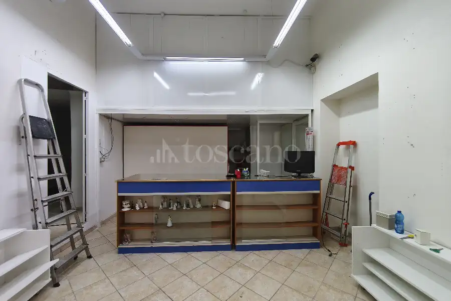 Negozio in affitto di 103 mq a €1.200 (rif. 10/2026)