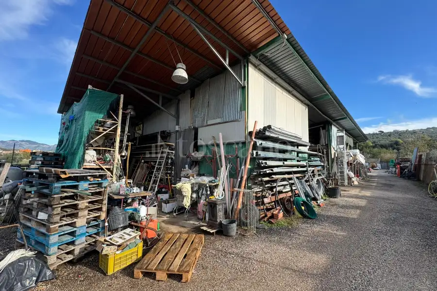 Capannone in vendita di 1.200 mq a €920.000 (rif. 129/2025)