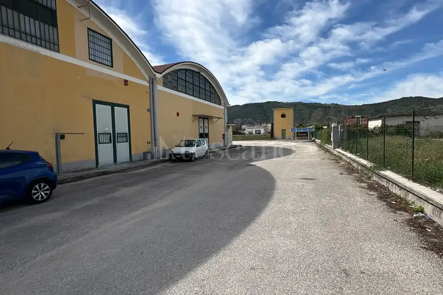 Capannone in affitto di 300 mq a €3.500 (rif. 75/2026)