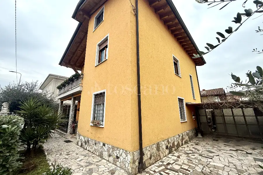 Villa in vendita di 370 mq a €419.000 (rif. 52/2025)
