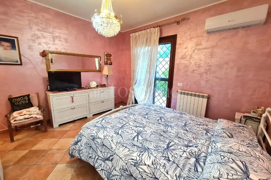 Villa Bifamiliare in vendita di 180 mq a €349.000 (rif. 42/2026)