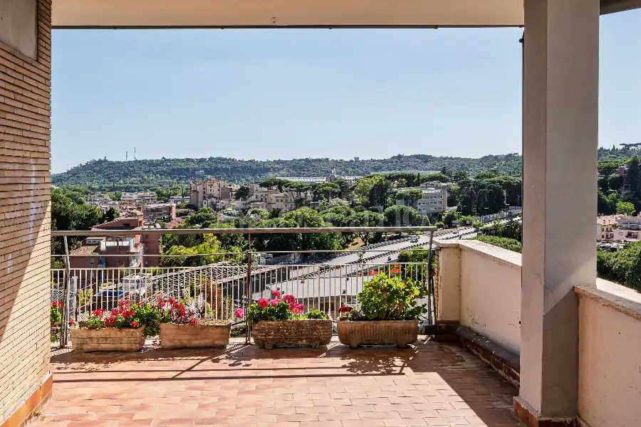 Attico in vendita di 185 mq a €1.250.000 (rif. 16/2026)