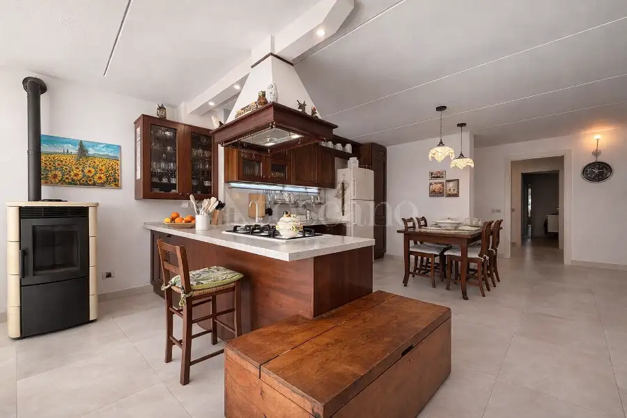 Villa in vendita di 240 mq a €595.000 (rif. 7/2026)