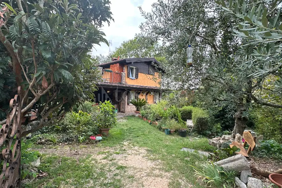Casa Indipendente in vendita di 90 mq a €780.000 (rif. 57/2026)