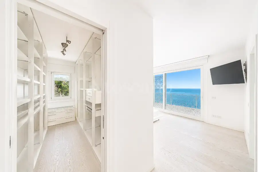Villa in vendita di 450 mq a €4.500.000 (rif. 24/2025)