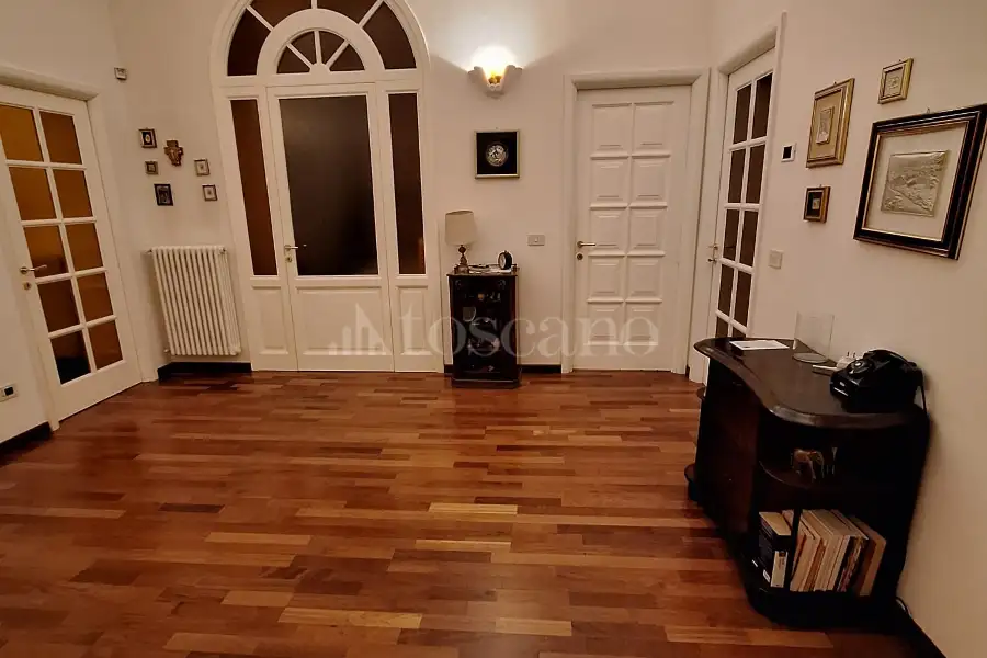 Casa in vendita di 211 mq a €890.000 (rif. 92/2025)