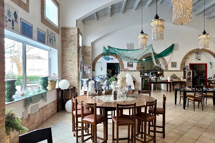 Casale in vendita di 1.300 mq a €1.350.000 (rif. 49/2026)