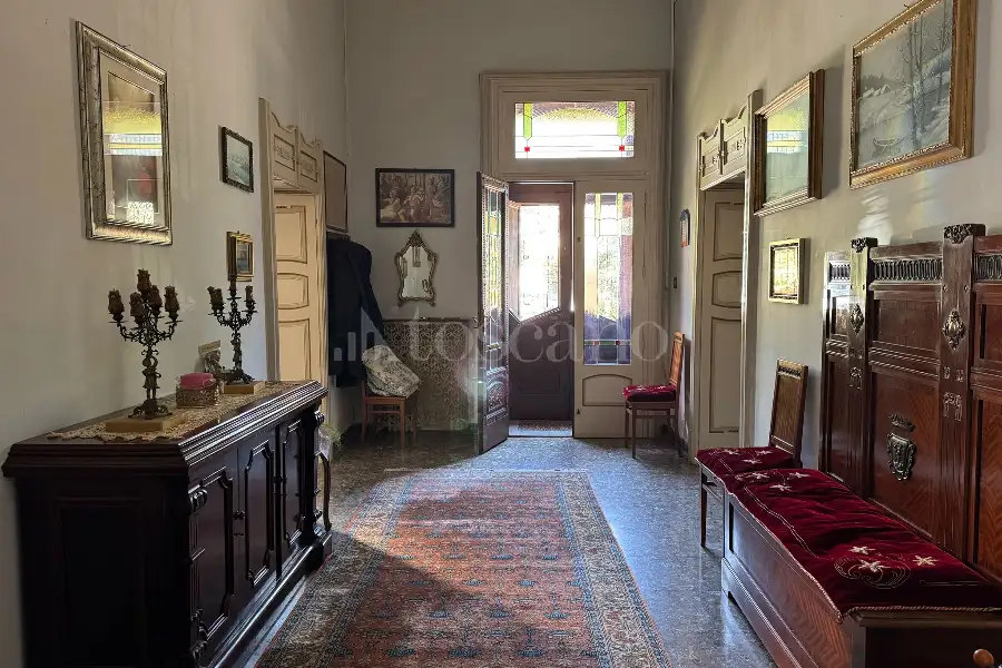 Villa in vendita di 290 mq a €798.000 (rif. 19/2026)