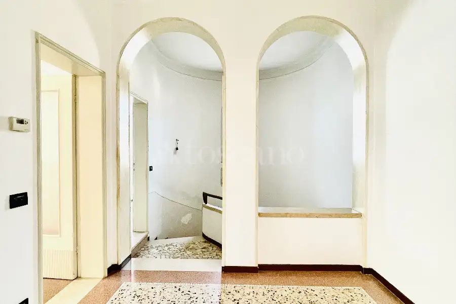 Villa Plurifamiliare in vendita di 255 mq a €650.000 (rif. 3/2026)