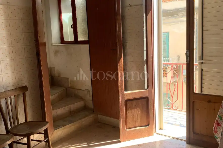 Palazzo in vendita di 160 mq a €40.000 (rif. 3/2026)