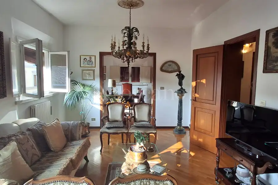 Casa in affitto di 150 mq a €2.500 (rif. 25/2026)