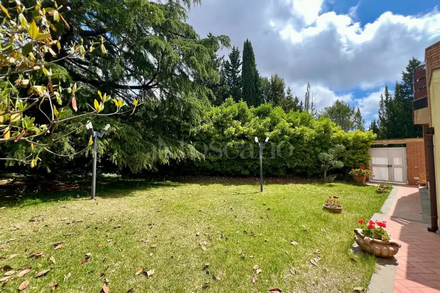 Villa Bifamiliare in vendita di 287 mq a €415.000 (rif. 87/2025)
