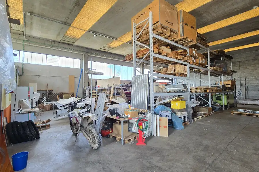 Capannone in vendita di 300 mq a €1,500 (rif. TS0325AF)