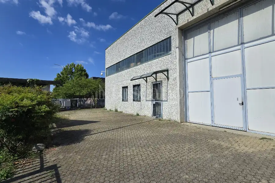 Capannone in vendita di 300 mq a €1,500 (rif. TS0325AF)