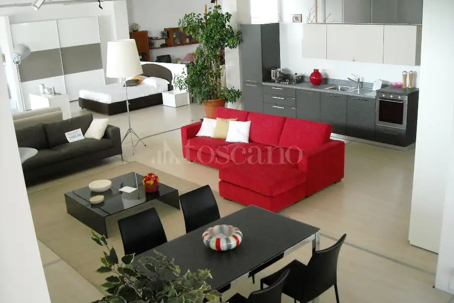 Ufficio in vendita di 2220 mq a €620,000 (rif. MRE1010VE-1)