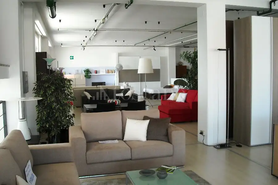 Ufficio in vendita di 2220 mq a €620,000 (rif. MRE1010VE-1)