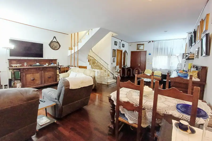 Villino a Schiera in vendita di 200 mq a €569.000 (rif. 9/2026)