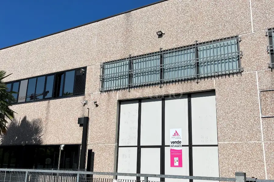 Ufficio in vendita di 550 mq a €450,000 (rif. TS0099VE-1)