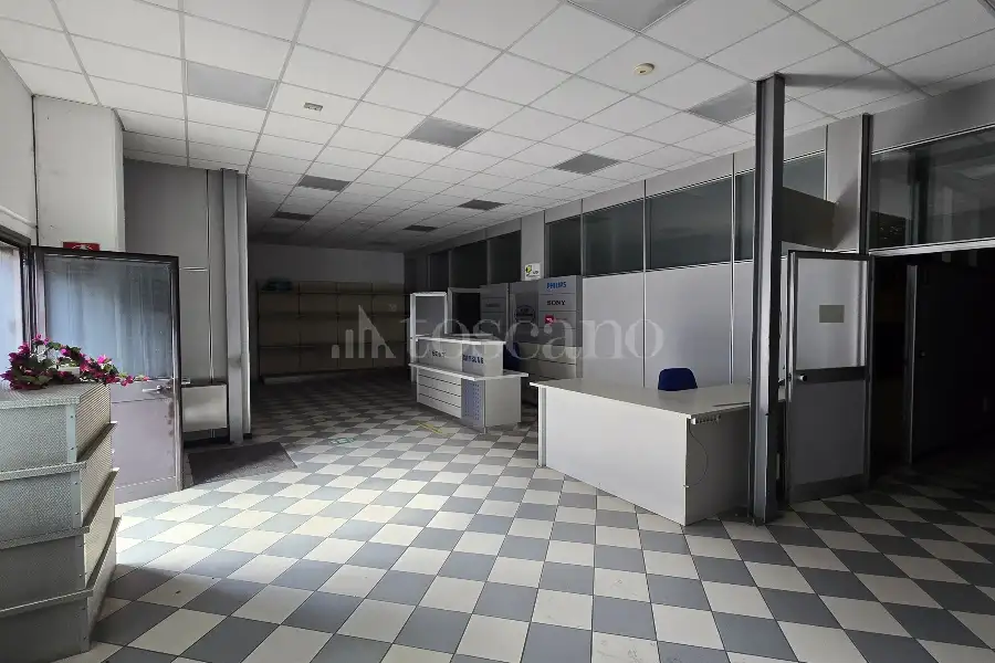 Ufficio in vendita di 550 mq a €450,000 (rif. TS0099VE-1)