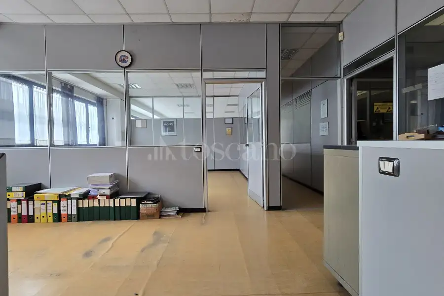 Ufficio in vendita di 550 mq a €450,000 (rif. TS0099VE-1)
