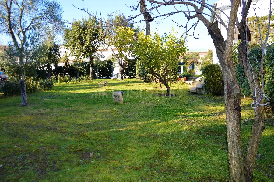 Villa Bifamiliare in vendita di 210 mq a €650.000 (rif. 39/2025)