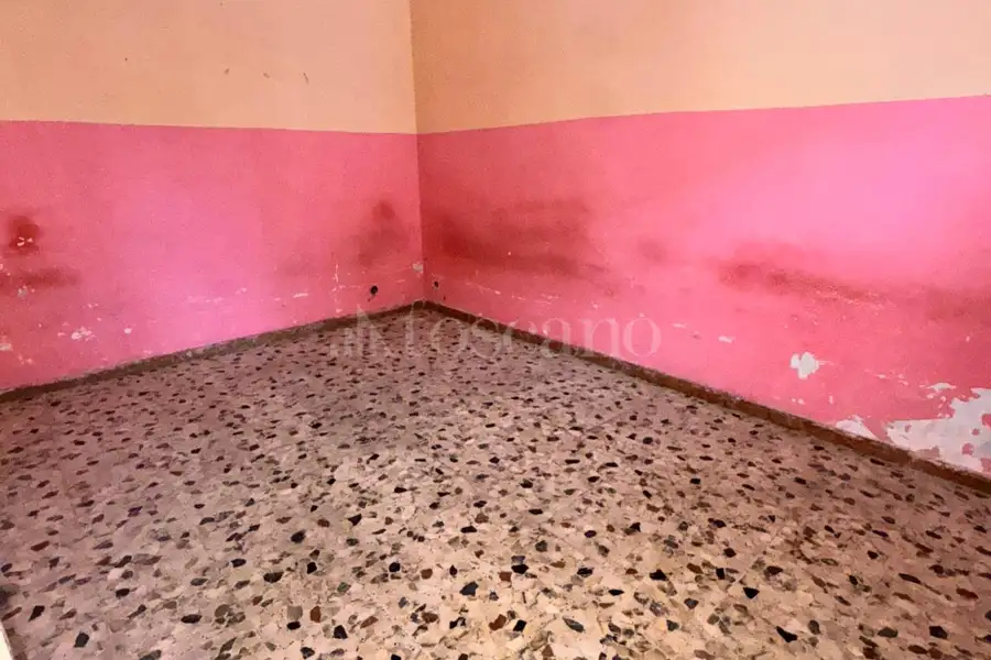 Casa Indipendente in vendita di 250 mq a €60.000 (rif. 103/2025)
