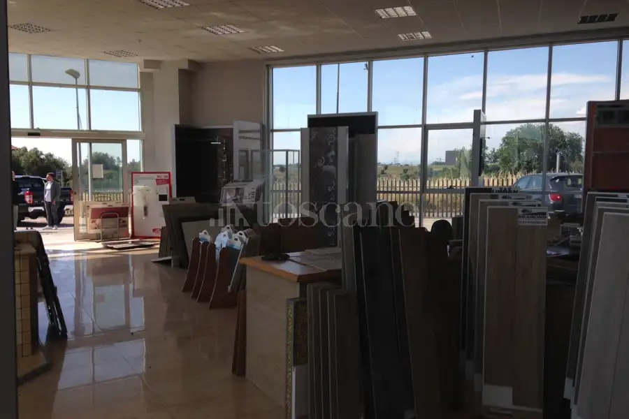 Negozio in vendita di 200 mq a €210.000 (rif. 55/2026)
