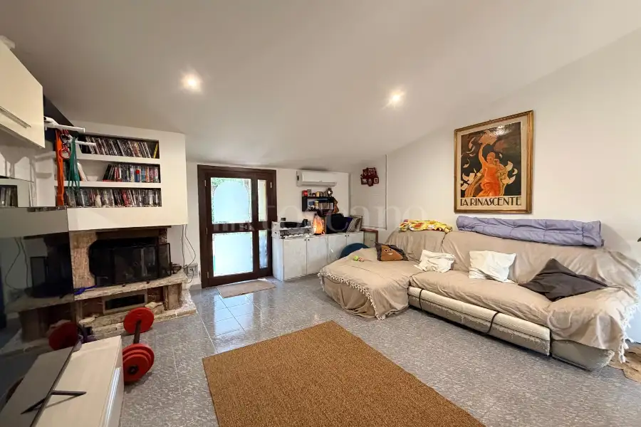 Palazzo in vendita di 300 mq a €375.000 (rif. 3/2026)