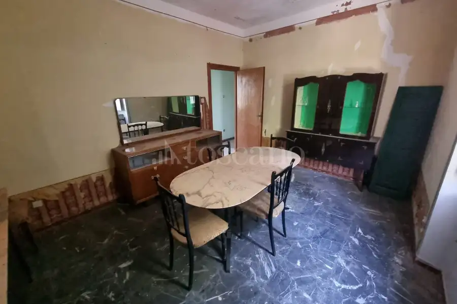 Casale in vendita di 660 mq a €95.000 (rif. 22/2025)