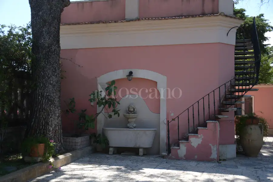 Villa in vendita di 603 mq a €1.770.000 (rif. 21/2023)