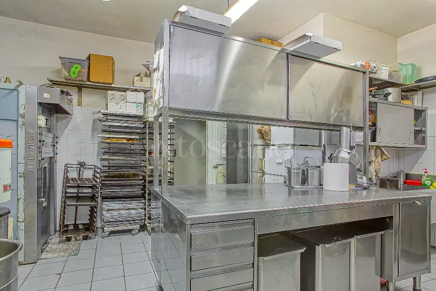 Attività Commerciale in vendita di 75 mq a €85.000 (rif. 56/2026)