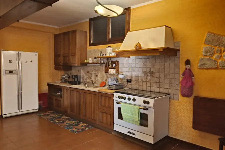 Villa Bifamiliare in vendita di 280 mq a €899.000 (rif. 72/2025)
