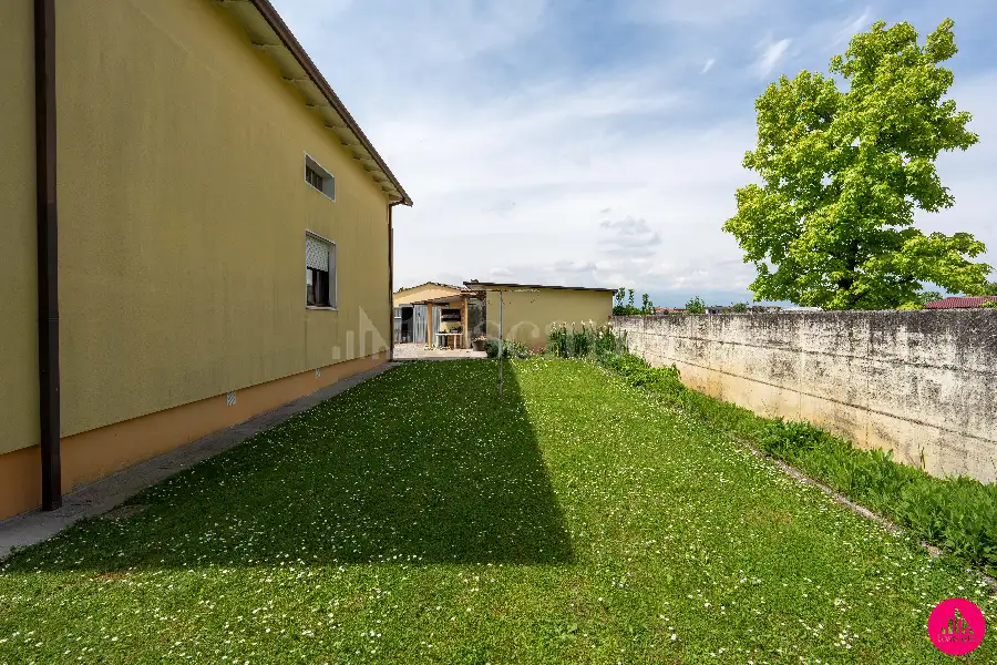 Casa Indipendente in vendita di 212 mq a €205.000 (rif. 75/2026)