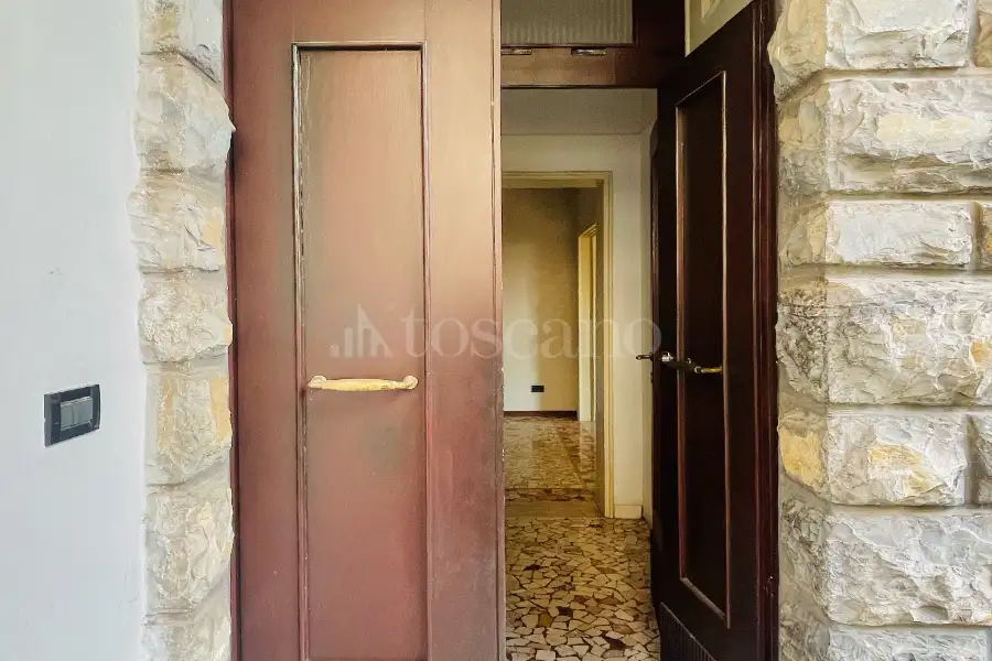 Villa Plurifamiliare in vendita di 255 mq a €650.000 (rif. 3/2026)