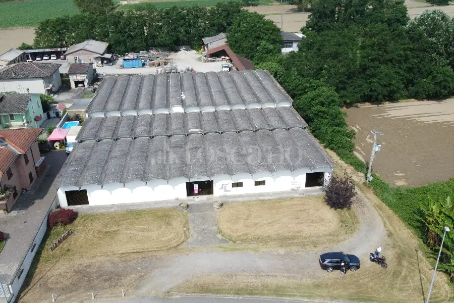 Capannone in vendita di 2000 mq a €205,000 (rif. TS0033VE.D)