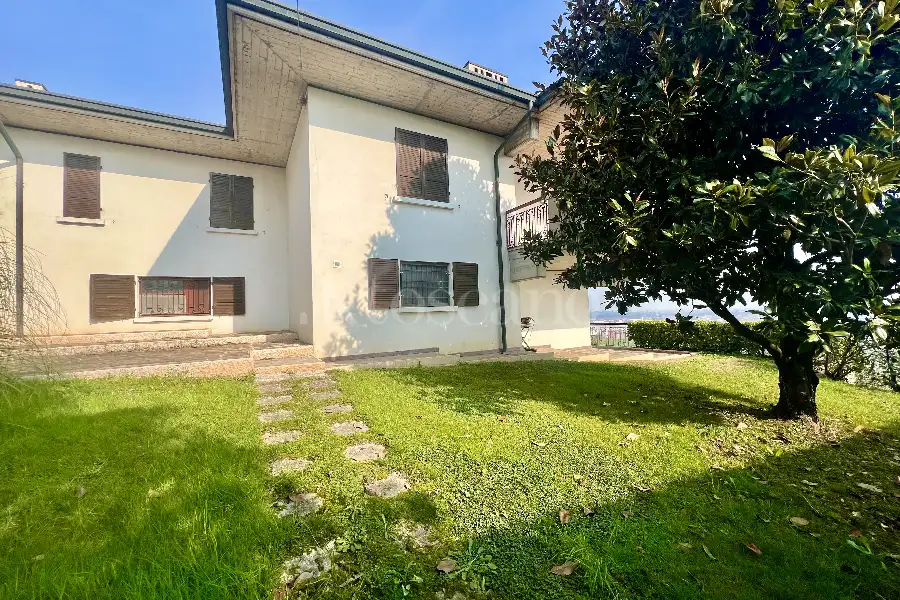 Villa in vendita di 450 mq a €950.000 (rif. 14/2025)
