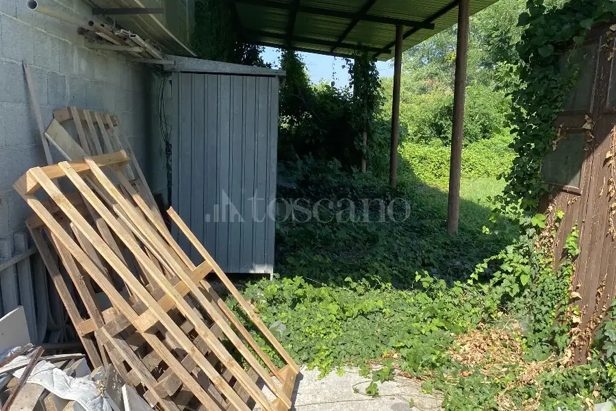 Capannone in vendita di 200 mq a €60,000 (rif. TS0033VE.D1)