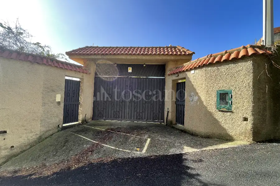 Casa Indipendente in vendita di 382 mq a €450.000 (rif. 2/2026)