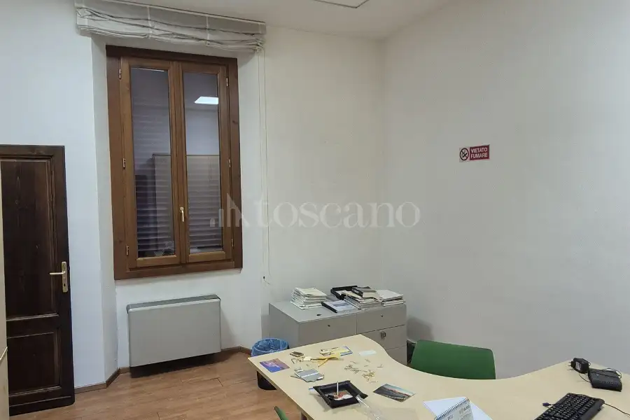 Ufficio in vendita di 600 mq a €450,000 (rif. TS0107VE)