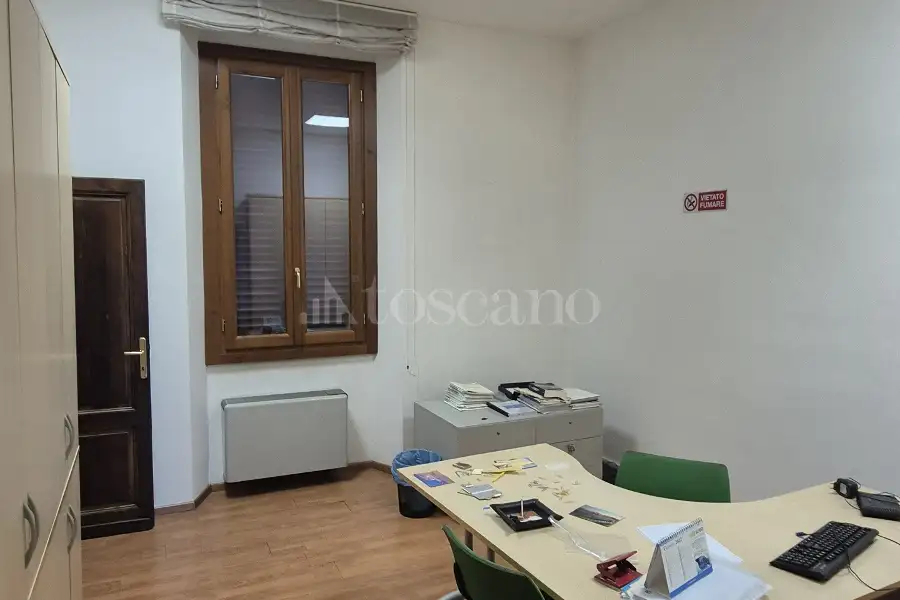 Ufficio in vendita di 600 mq a €450,000 (rif. TS0107VE)