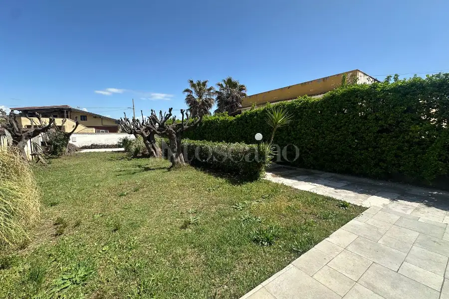Villa Bifamiliare in vendita di 120 mq trattativa riservata (rif. 41/2026)