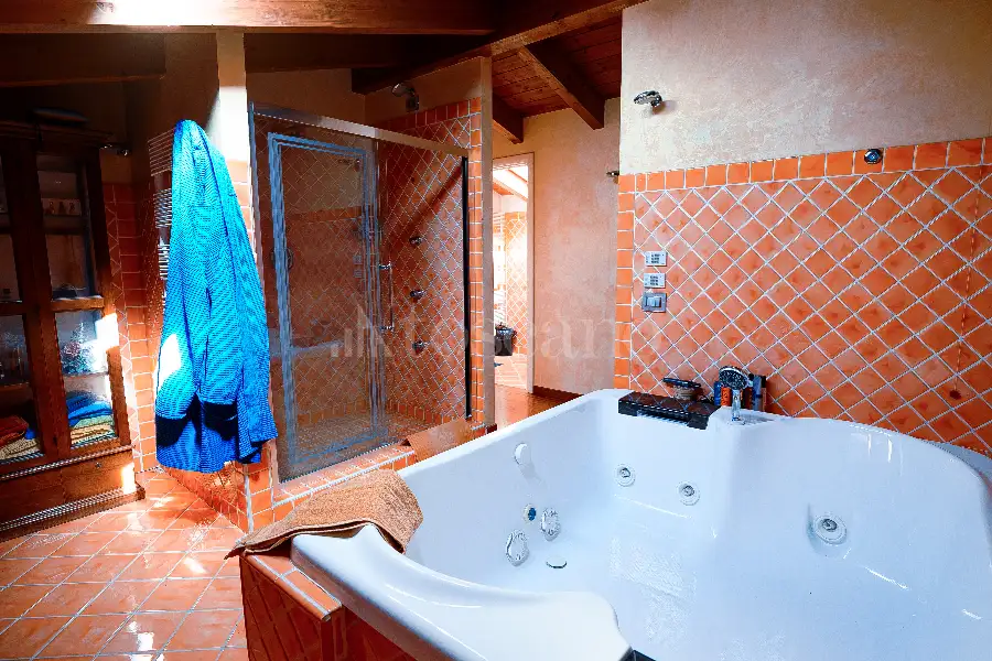 Casa Indipendente in vendita di 340 mq a €1.490.000 (rif. 24/2026)