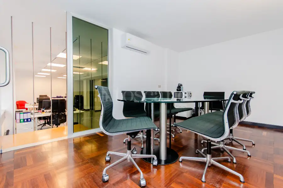 Ufficio in affitto di 210 mq a €5.300 (rif. 18/2025)