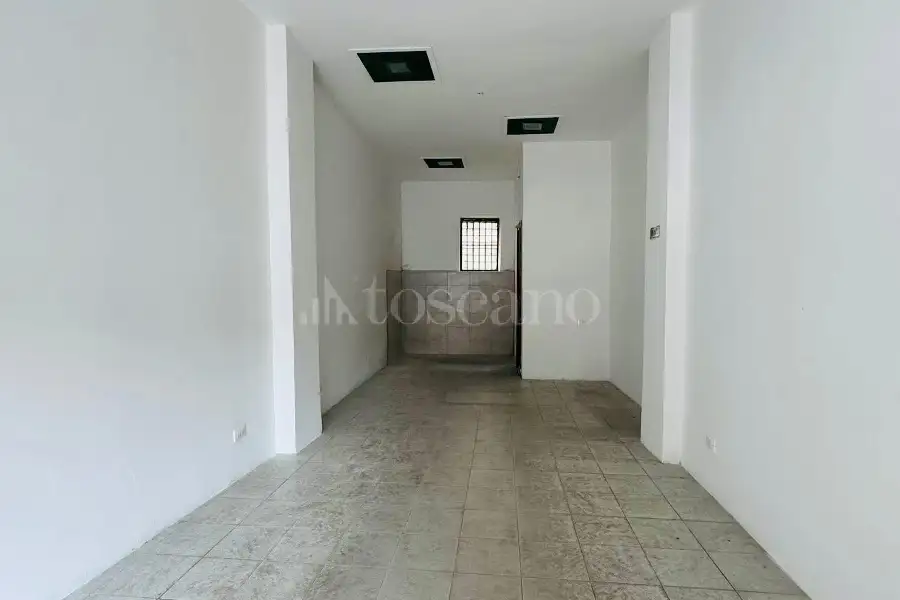 Negozio in affitto di 50 mq a €450 (rif. 170/2026)