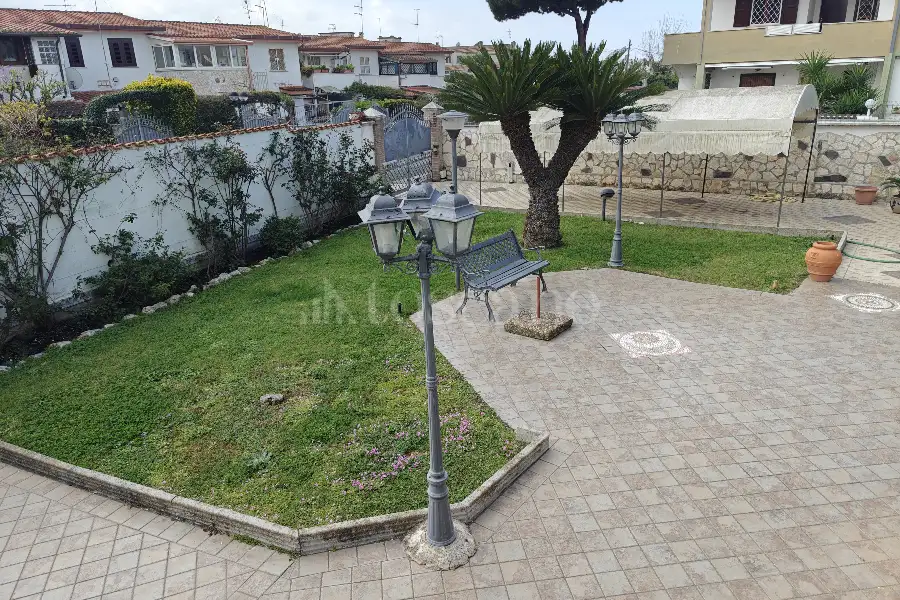 Casa Indipendente in vendita di 270 mq a €360.000 (rif. 17/2026)