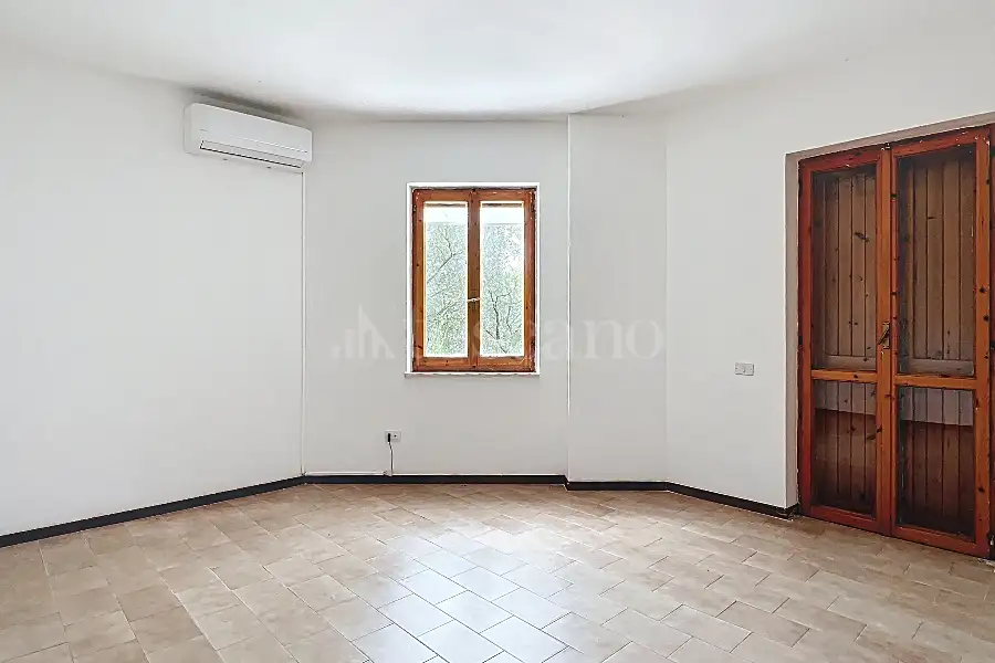 Casa Indipendente in vendita di 300 mq a €330.000 (rif. 24/2026)