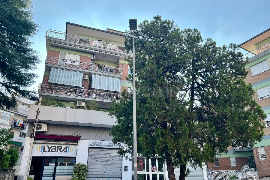 Negozio in vendita di 90 mq a €118.000 (rif. 27/2025)