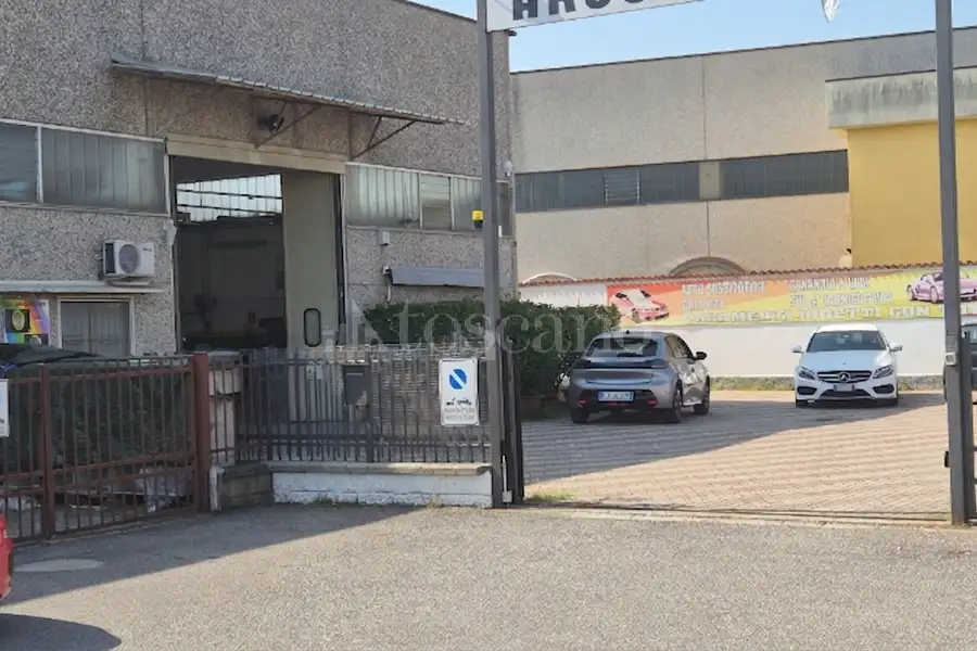 Capannone in vendita di 300 mq a €250,000 (rif. TS0108VE)