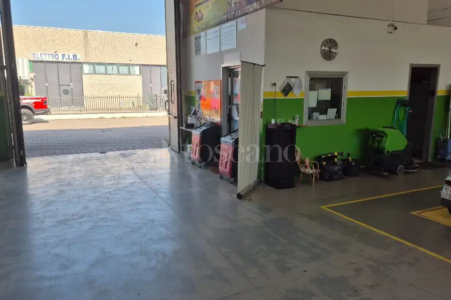 Capannone in vendita di 300 mq a €250,000 (rif. TS0108VE)