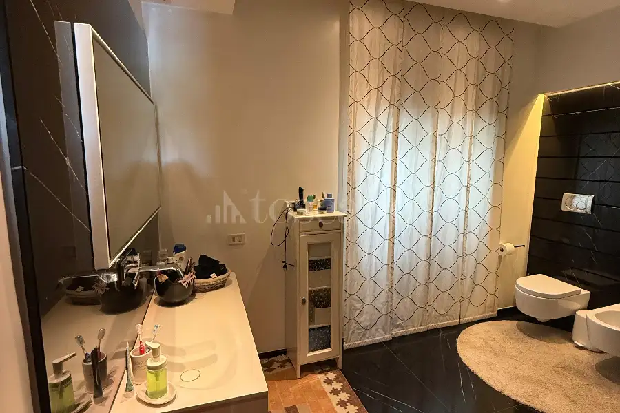 Villa Bifamiliare in vendita di 165 mq a €830.000 (rif. 32/2026)
